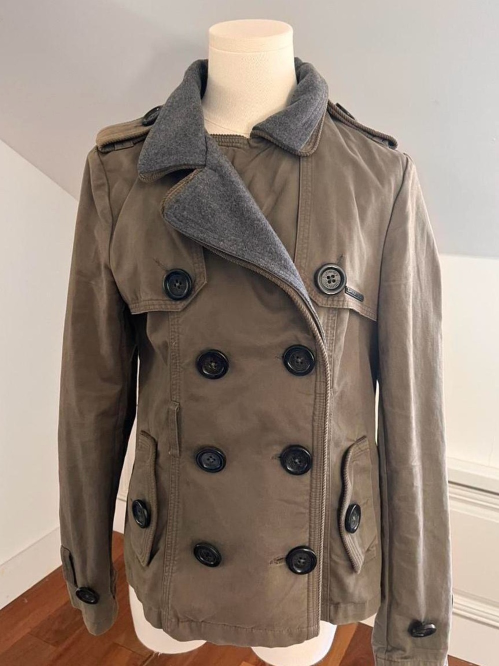 Superdry Vintage olive green military inspired jacket removable hood - size m